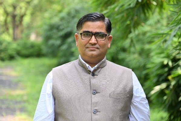 Dr. Lal Singh